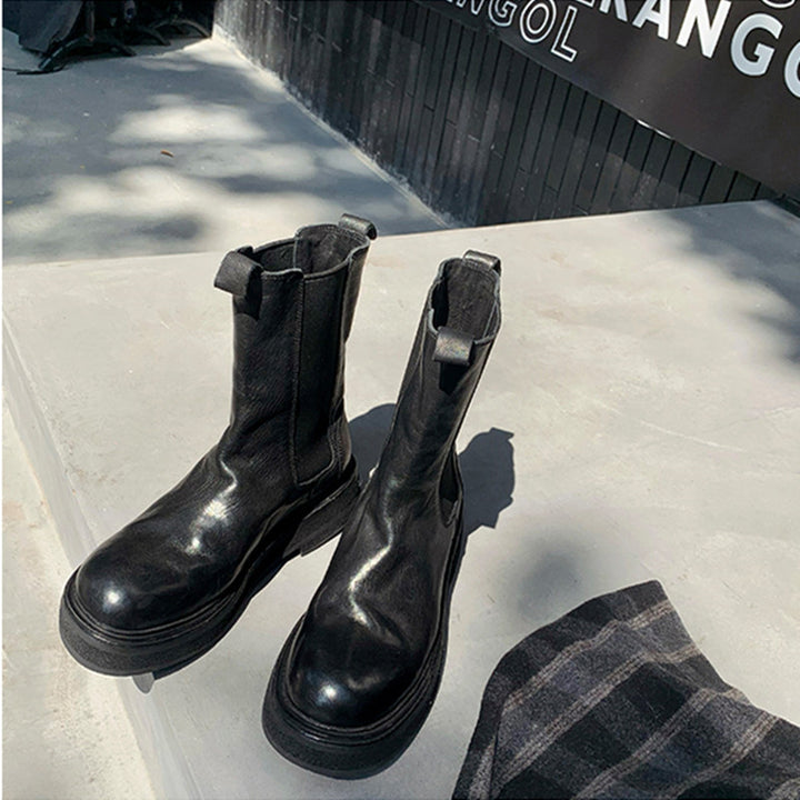 Women Chunky Chelsea Boots made of smooth leather with serrated platform sole and pull tabs Mune Fashion