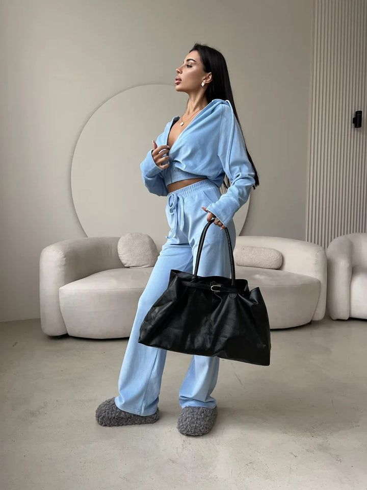 Women's luxurious velvet two-piece jogging suit with cropped zipper and wide pants Mune Fashion