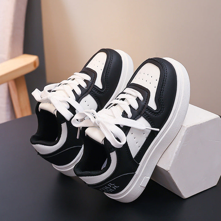 Women Sporty Casual Sneakers with Trendy Design and Padded Sole Mune Fashion