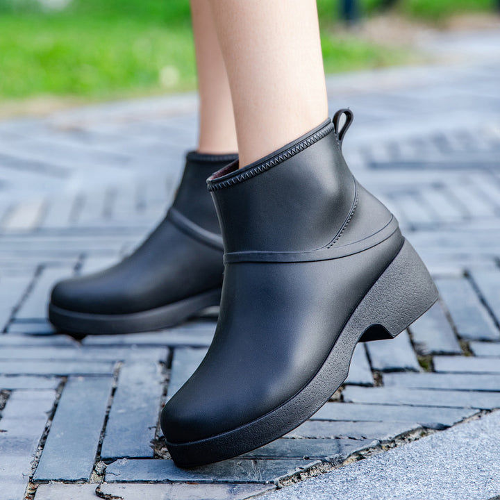 Women's Rubber Ankle Boots waterproof with Platform Profile Sole and Pull Tab Mune Fashion