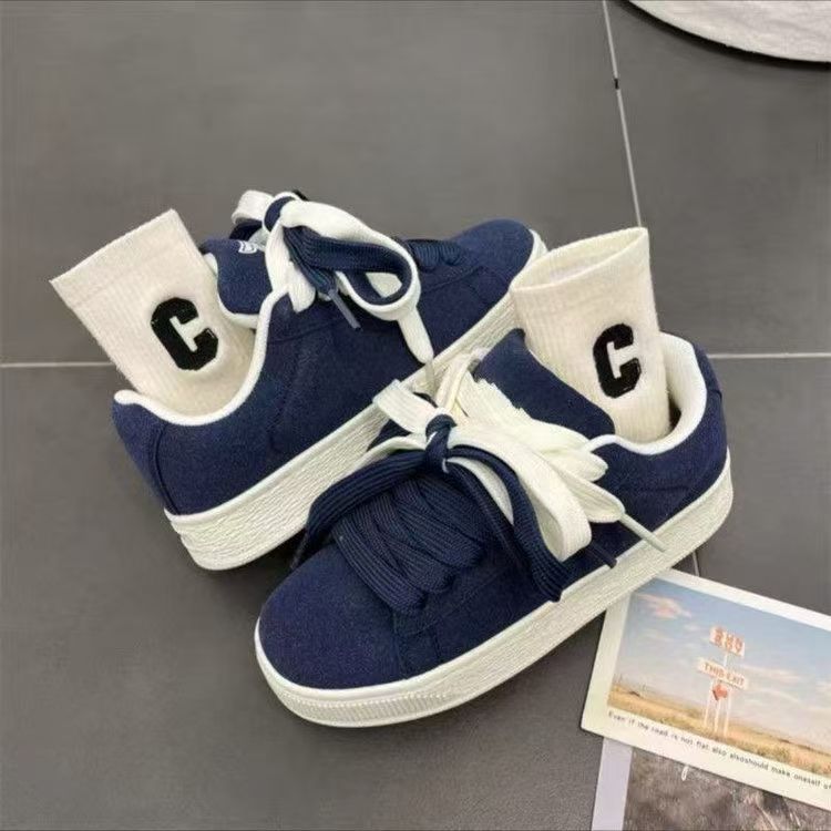 Women's sporty sneakers made of soft suede with non-slip sole Mune Fashion