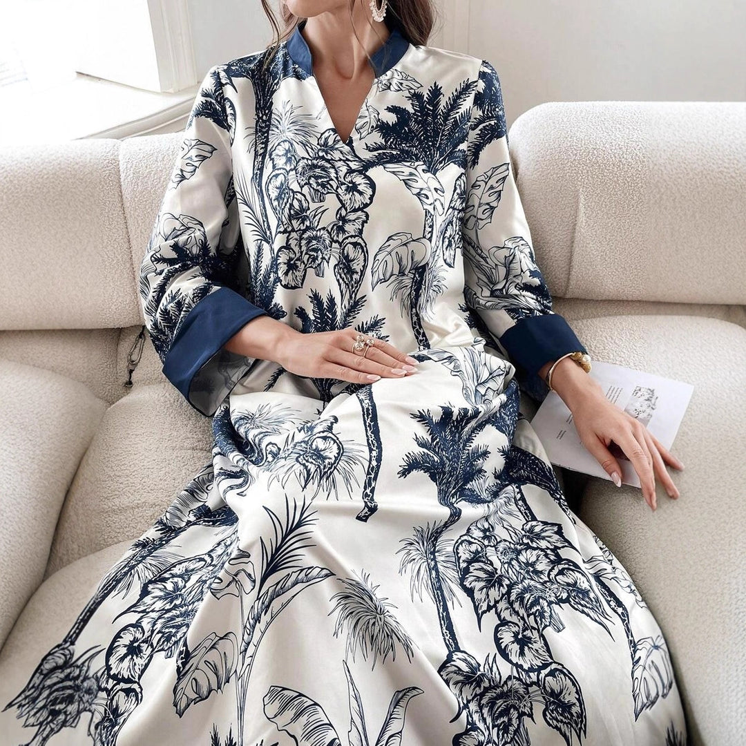 Women's maxi dress in satin look with palm print, stand-up collar and wide 3/4 sleeves Mune Fashion