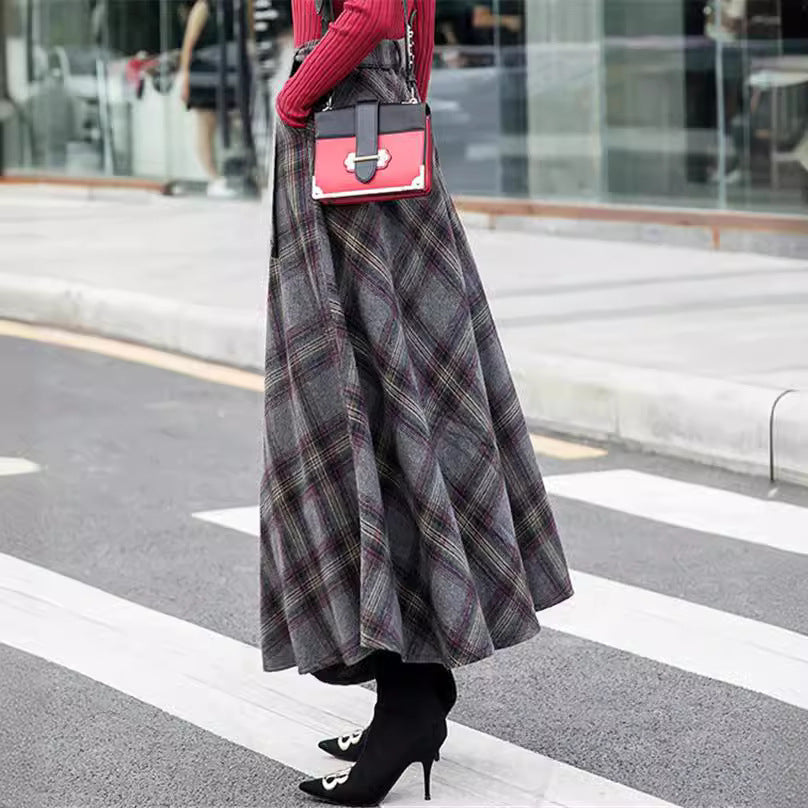Ladies Elegant Checkered Skirt Made Of High-Quality Wool Blend with High Waist Mune