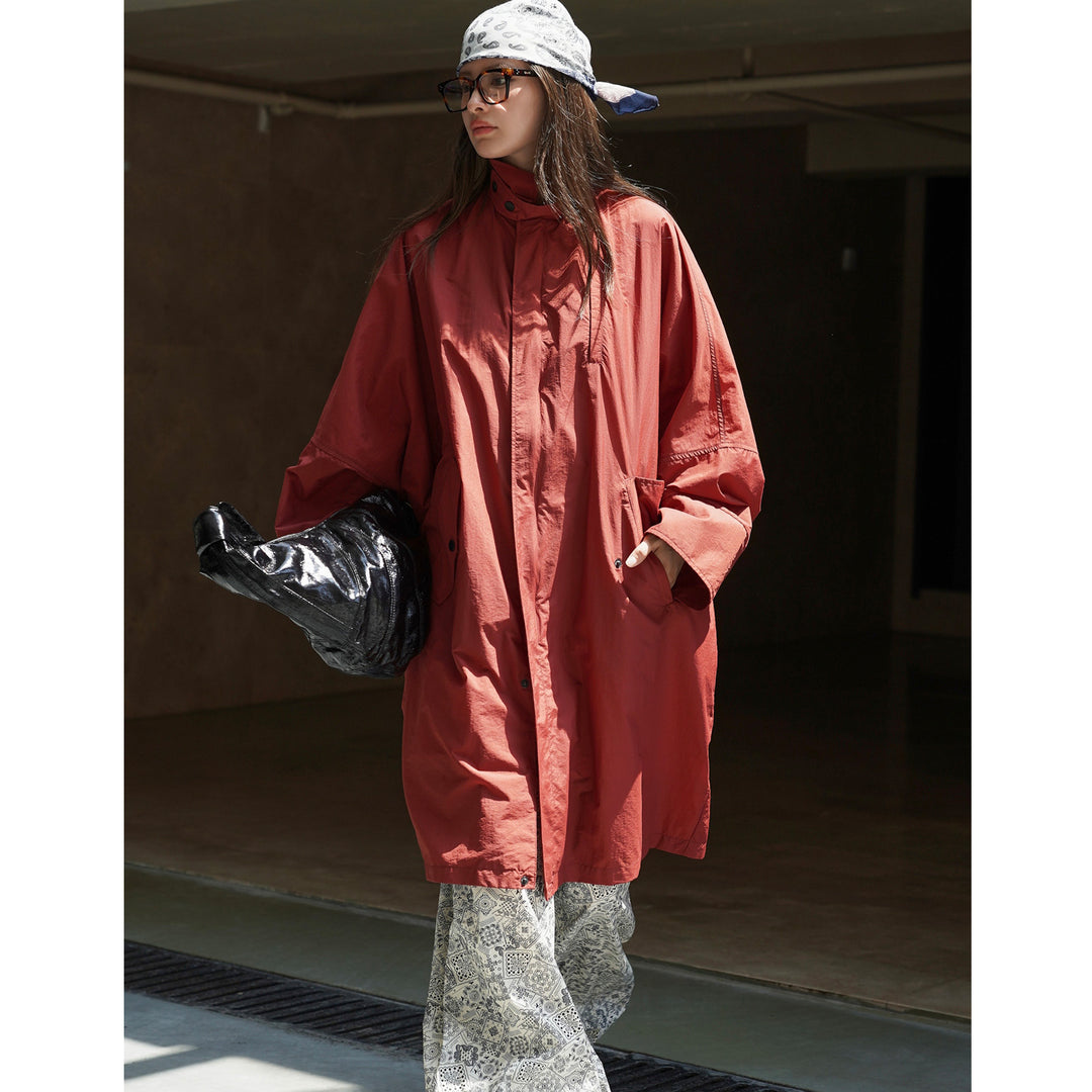 Women's Light Oversized Rain Parka with High Stand-Up Collar and Concealed Snap Button Placket Mune Fashion