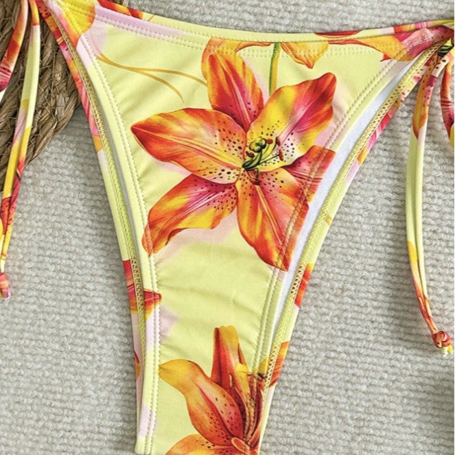 Women's triangle bikini set with floral accents Mune Fashion