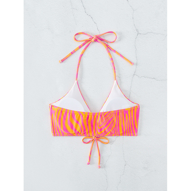 Ladies Refined Bikini Top with Playful Cut Mune Fashion