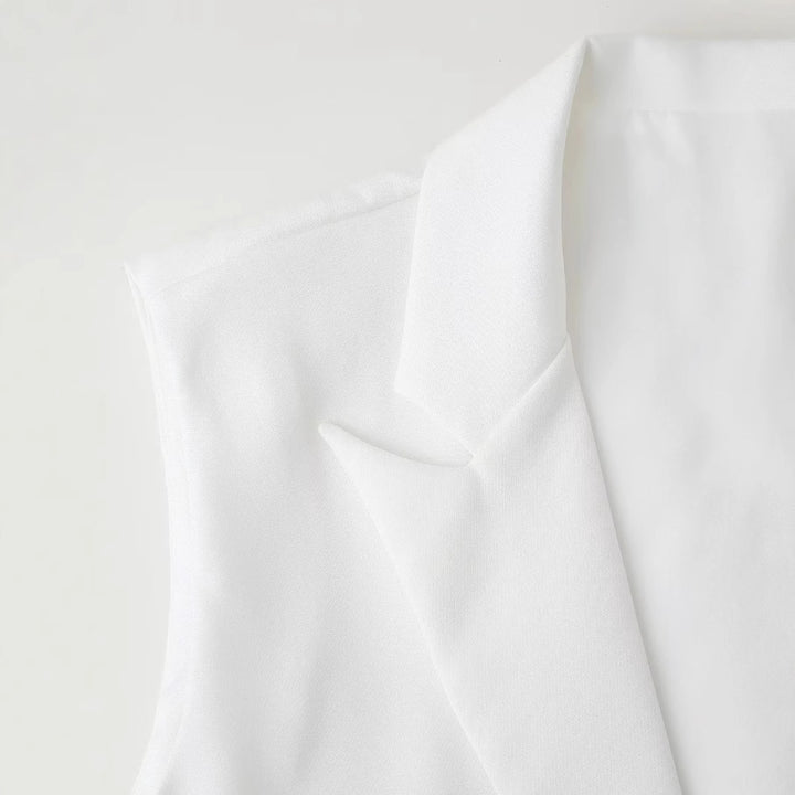 Women's tailored cropped vest with lapel collar and single-button closure Mune Fashion