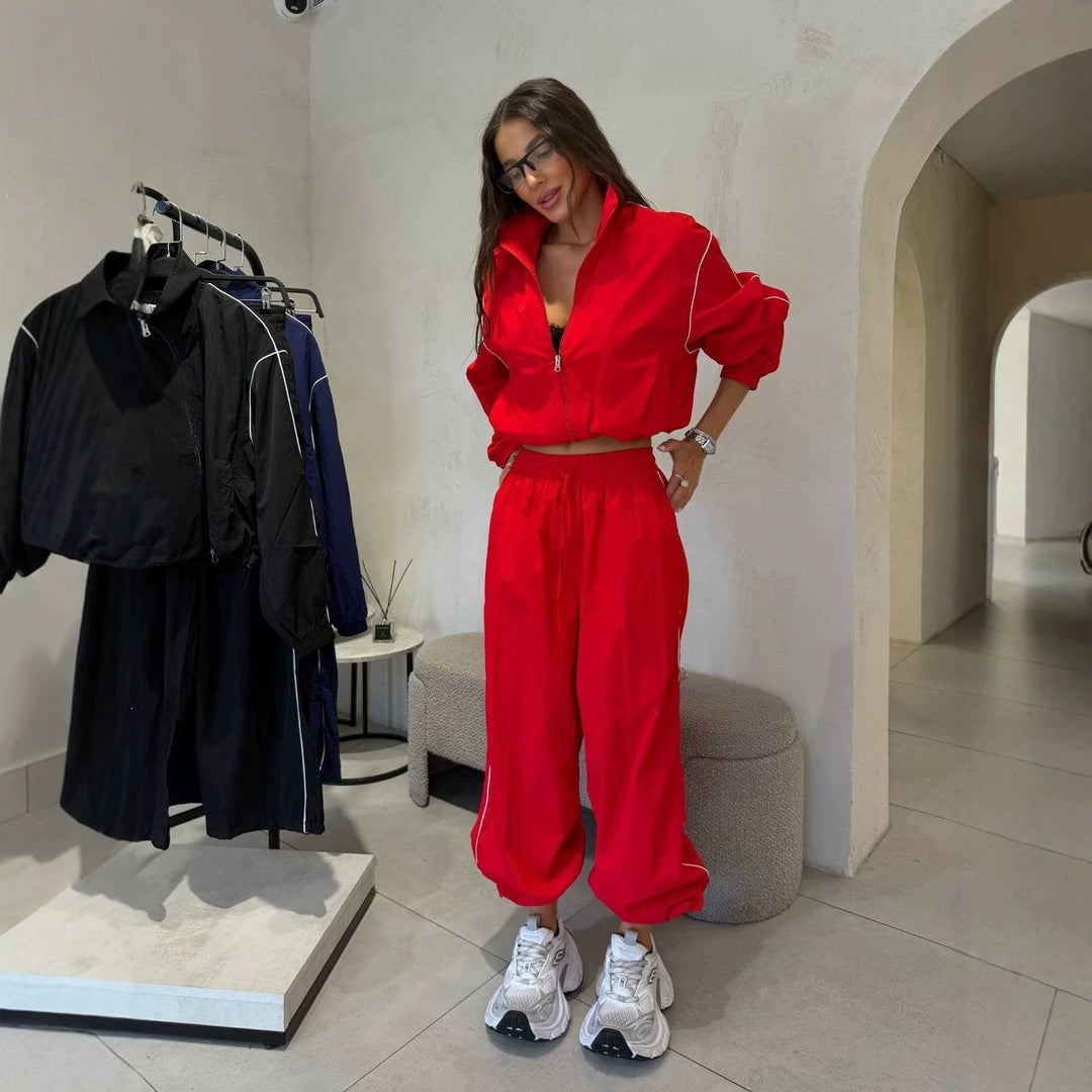 Women Short-Cut Windbreaker Set with Loose Track Pants and Contrast Piping Mune Fashion