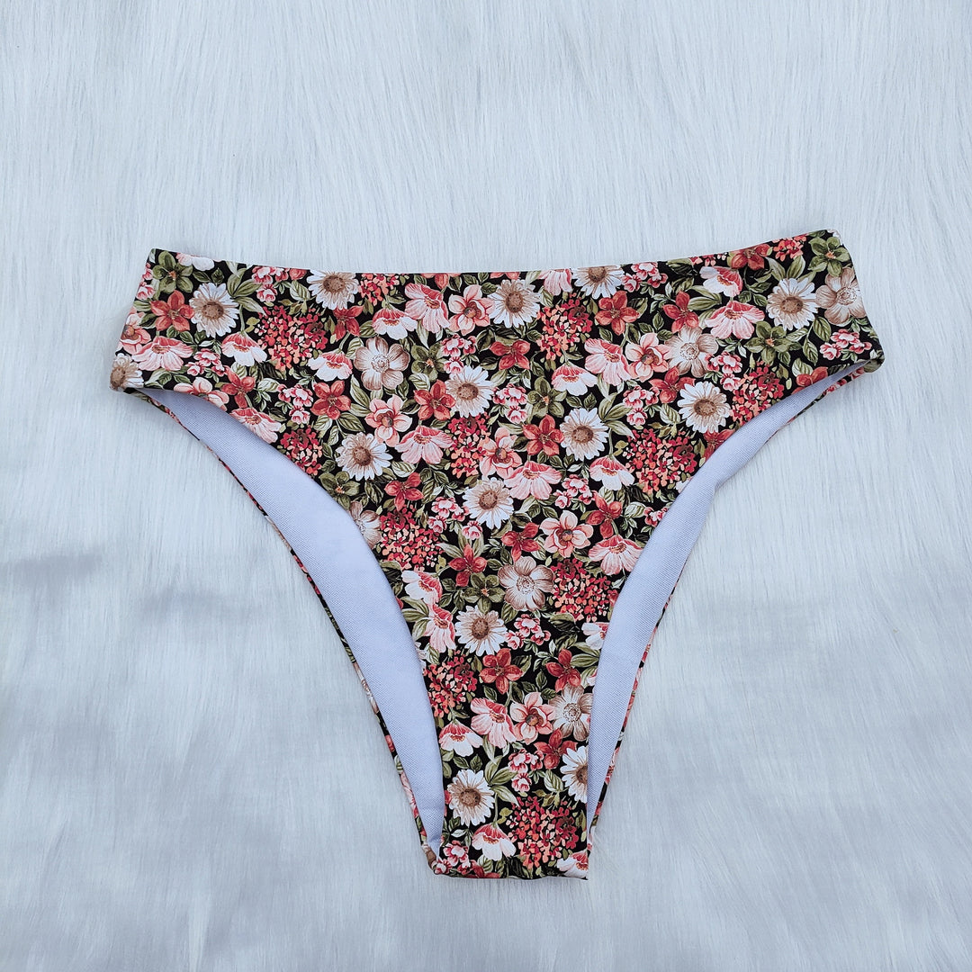 Women's Floral Bikini Set with Playful Design Mune Fashion