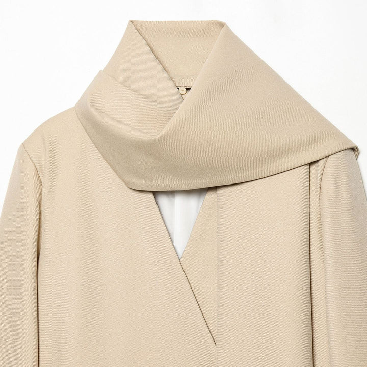 Women's oversized coat with integrated scarf, oversized cape cut and single-breasted button placket Mune Fashion