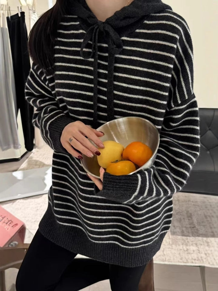 Women's oversized hoodie made of soft fine knit with nautical stripe pattern Mune Fashion
