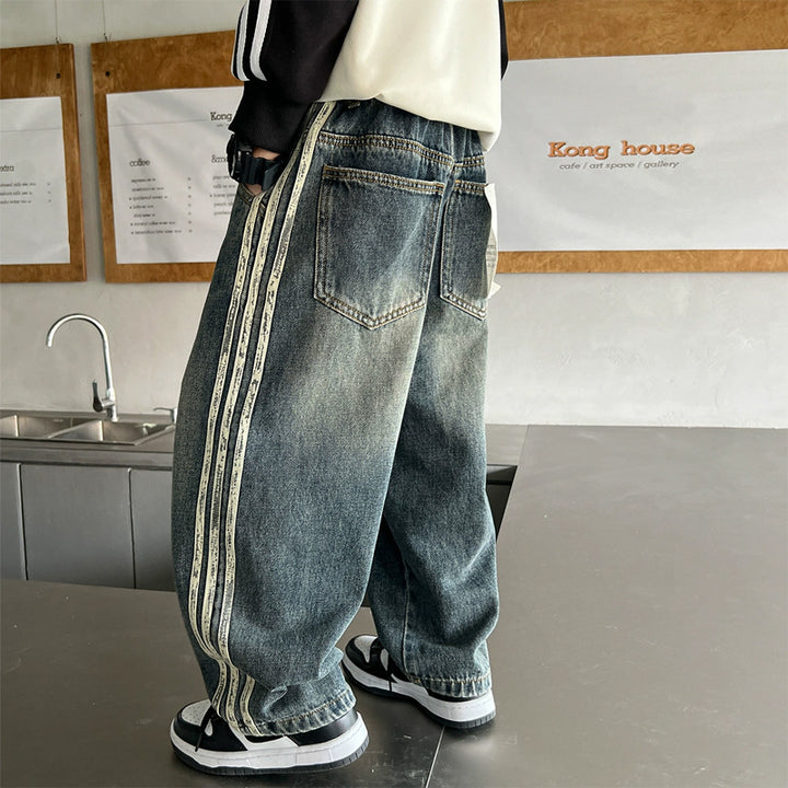 Unisex wide Denim Jeans with side stripes Mune Fashion