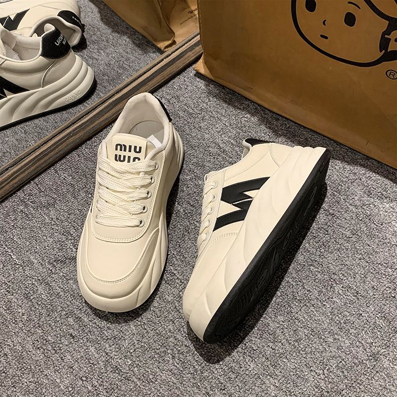 Women's fashionable sneakers with unique sole structure and breathable upper material Mune Fashion