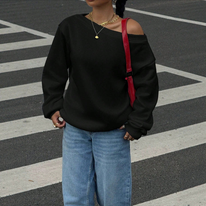 Women's Oversize Off-Shoulder Sweatshirt with Wide Cut and Diagonal Neckline Mune Fashion