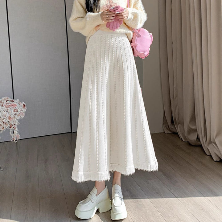 Ladies maxi skirt with fringes and cable knit pattern Mune Fashion