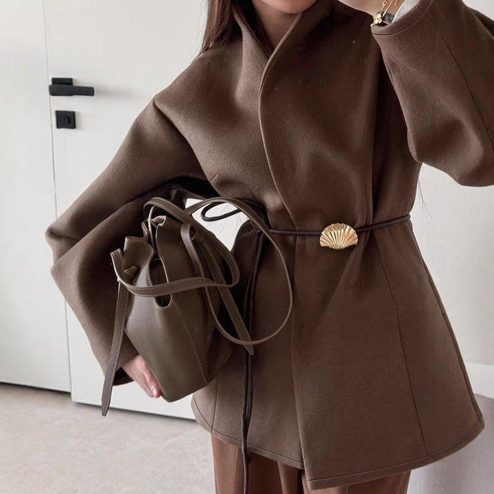 Women's short jacket with wrap closure, figure-hugging leather belt and shell clasp Mune Fashion