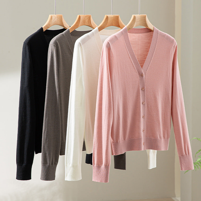 Women's fine-knit cardigan with V-neck, button placket, and ribbed cuffs Mune Fashion