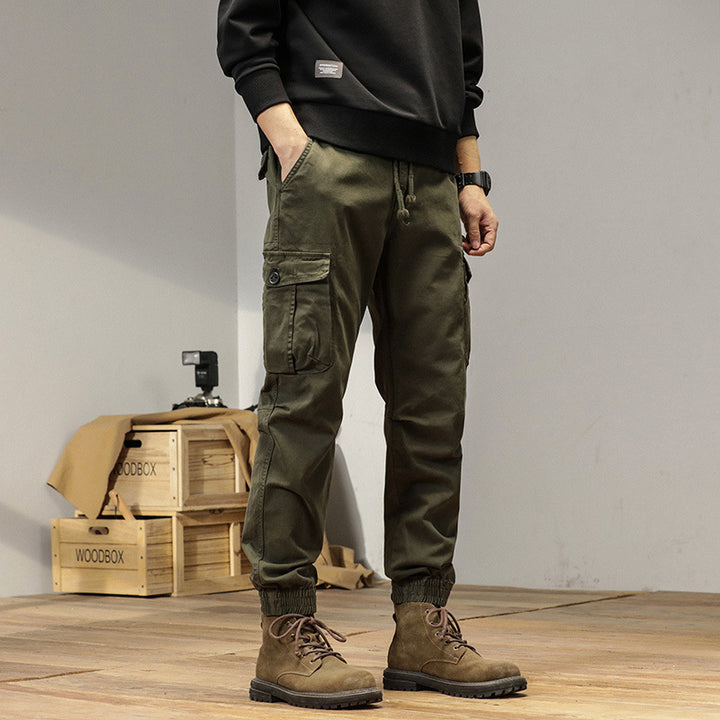 Men's Tapered Cargo Jogger made of sturdy twill with drawstring waistband, flap pockets and ribbed ankles Mune Fashion