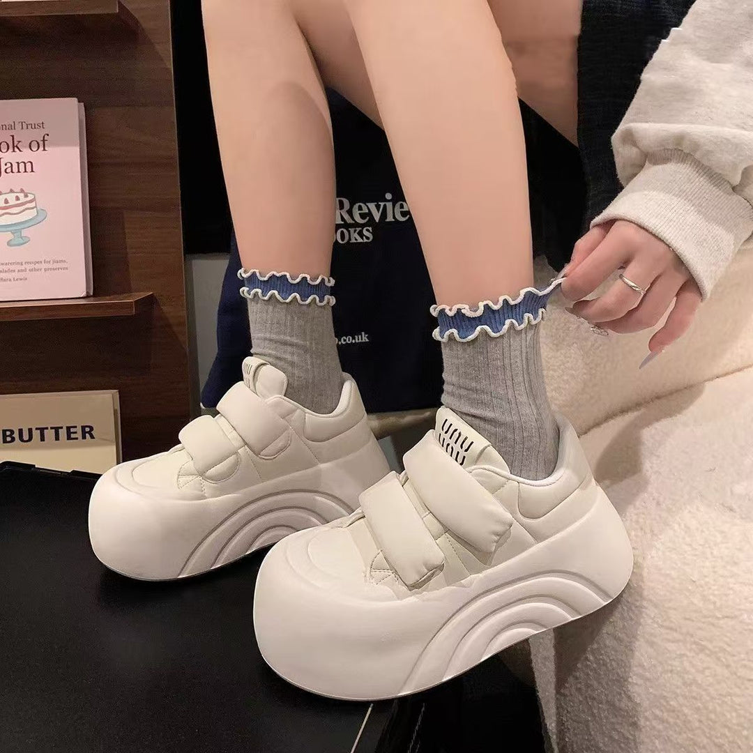 Women's platform sneaker with practical Velcro fasteners and ergonomic sole Mune Fashion