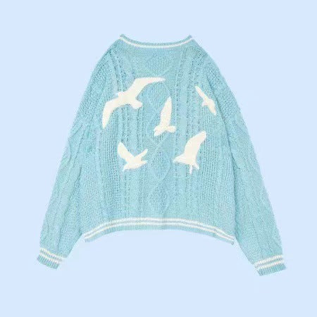 Women's short knitted V-neck cardigan with cable pattern and mother-of-pearl buttons Mune Fashion