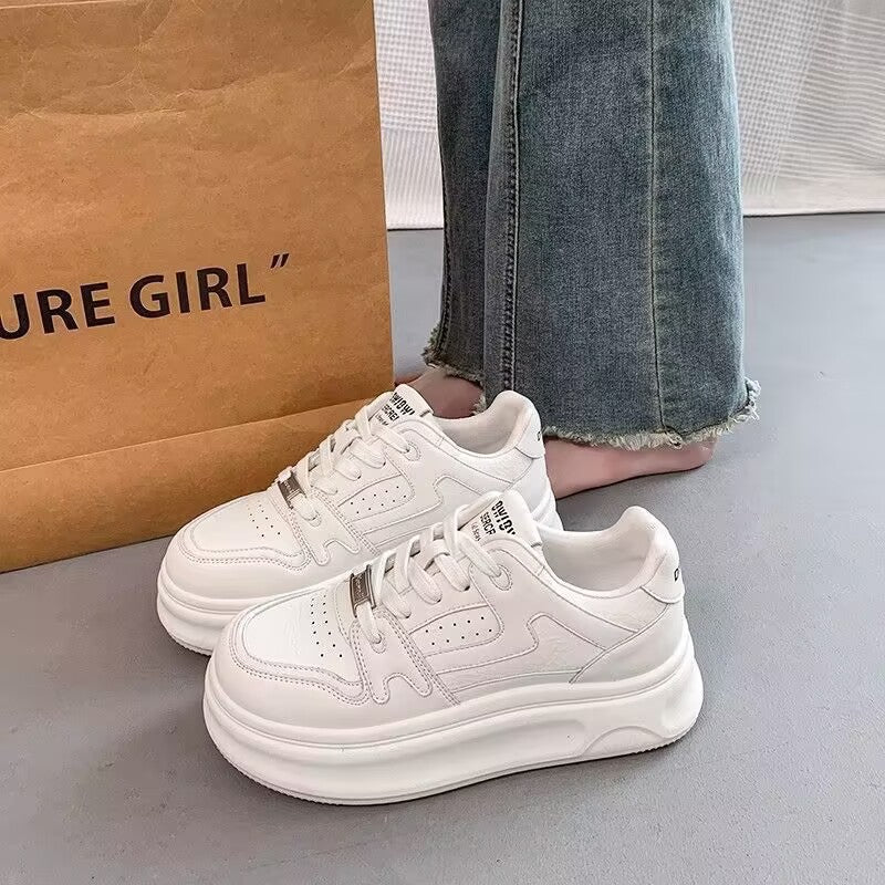 Women's Sporty Sneakers with Ergonomic Cushioning and Modern Design Mune Fashion