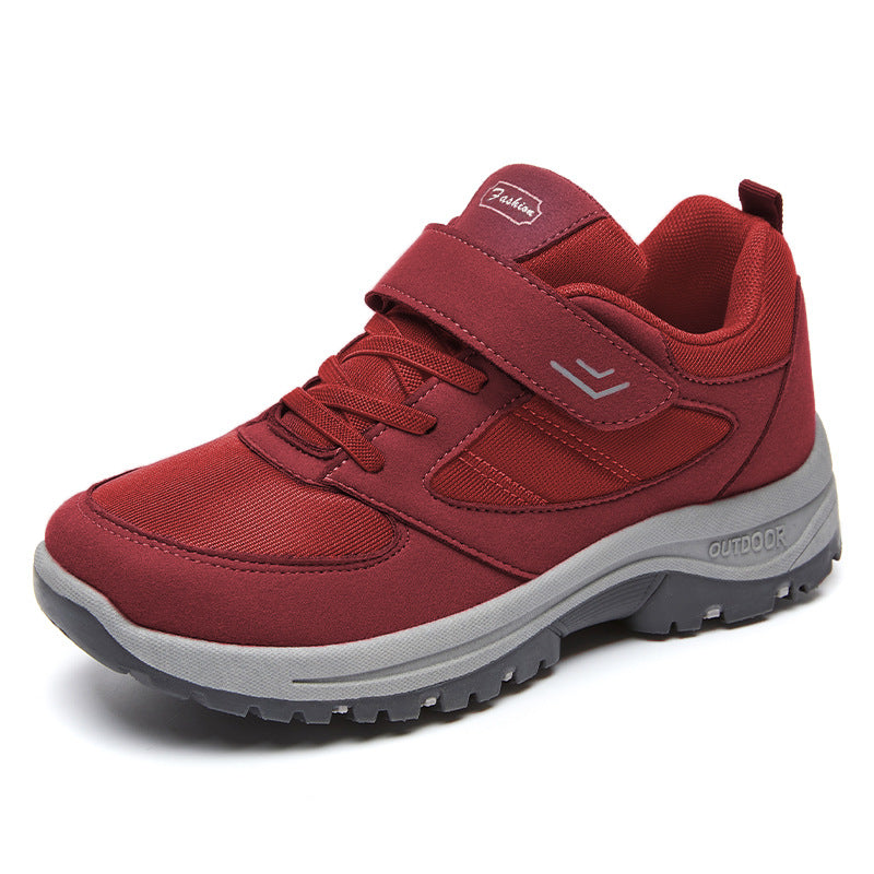 Men's robust outdoor sneakers with Velcro closure, breathable knitted upper and profiled non-slip sole Mune Fashion
