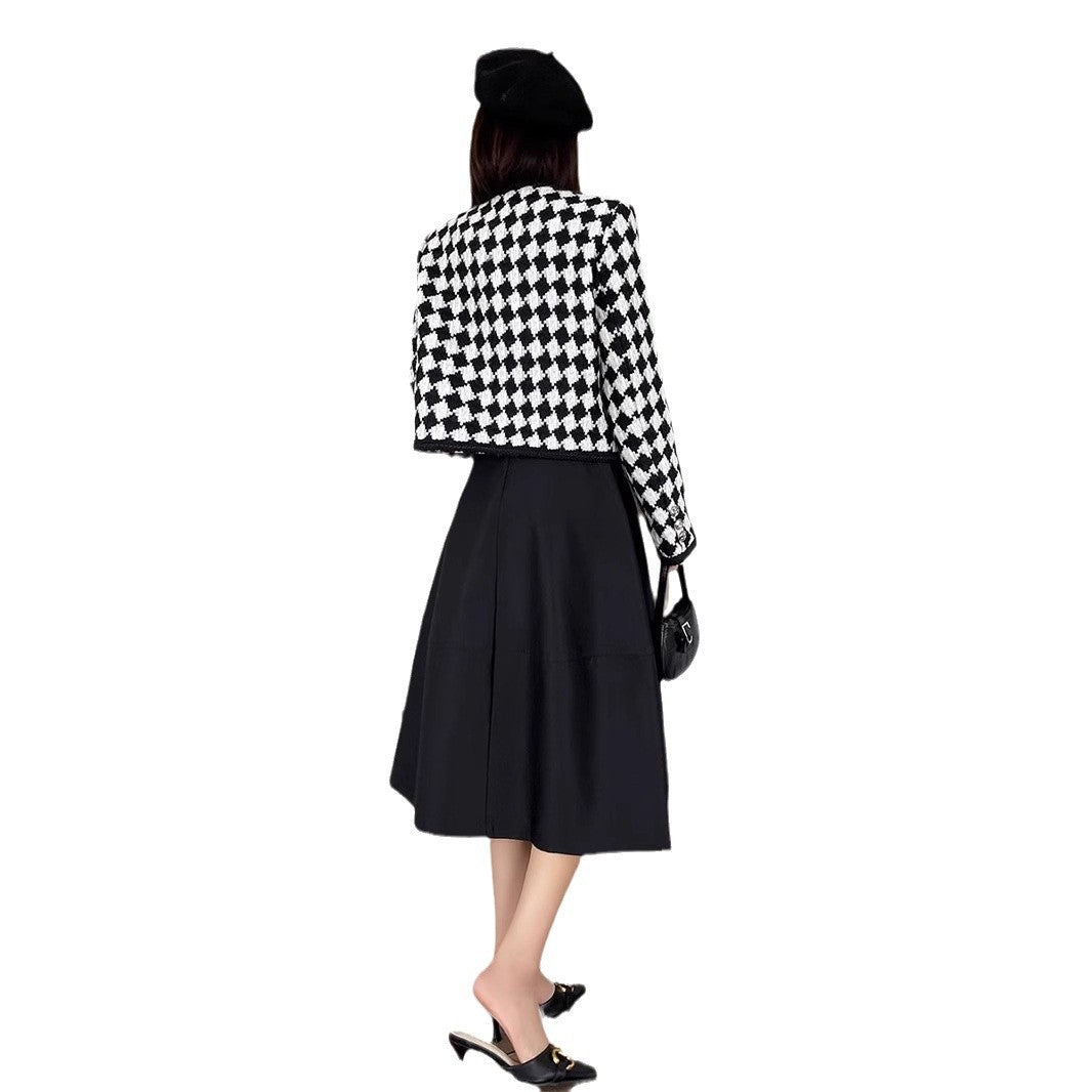 Ladies elegant and fashionable blouse with innovative cut Drune