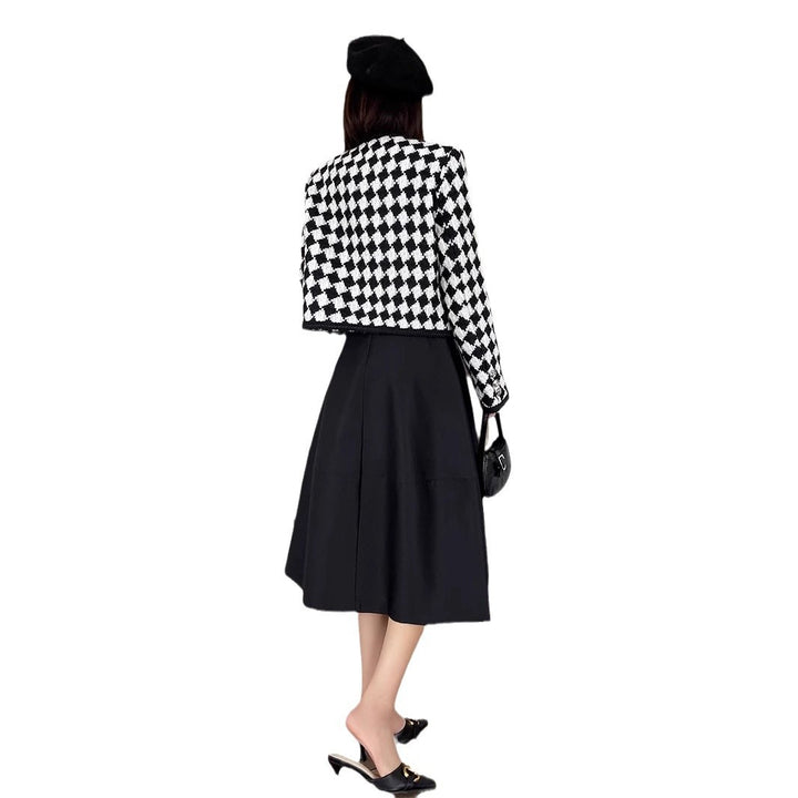 Ladies elegant and fashionable blouse with innovative cut Drune