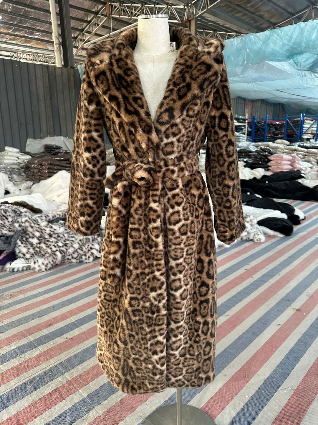 Women's Maxi Faux Fur Coat in Teddy Finish with Extra Large Shawl Collar Mune Fashion