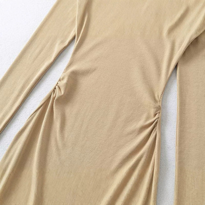 Ladies fitted midi dress with heart-shaped neckline and long sleeves Mune Fashion