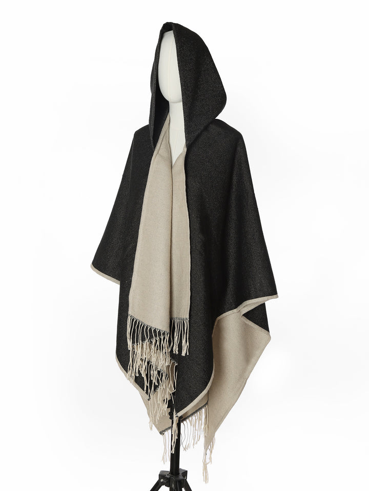 Ladies hooded cape in oversized wrap made of wool blend with reversible function and fringe hem Mune Fashion