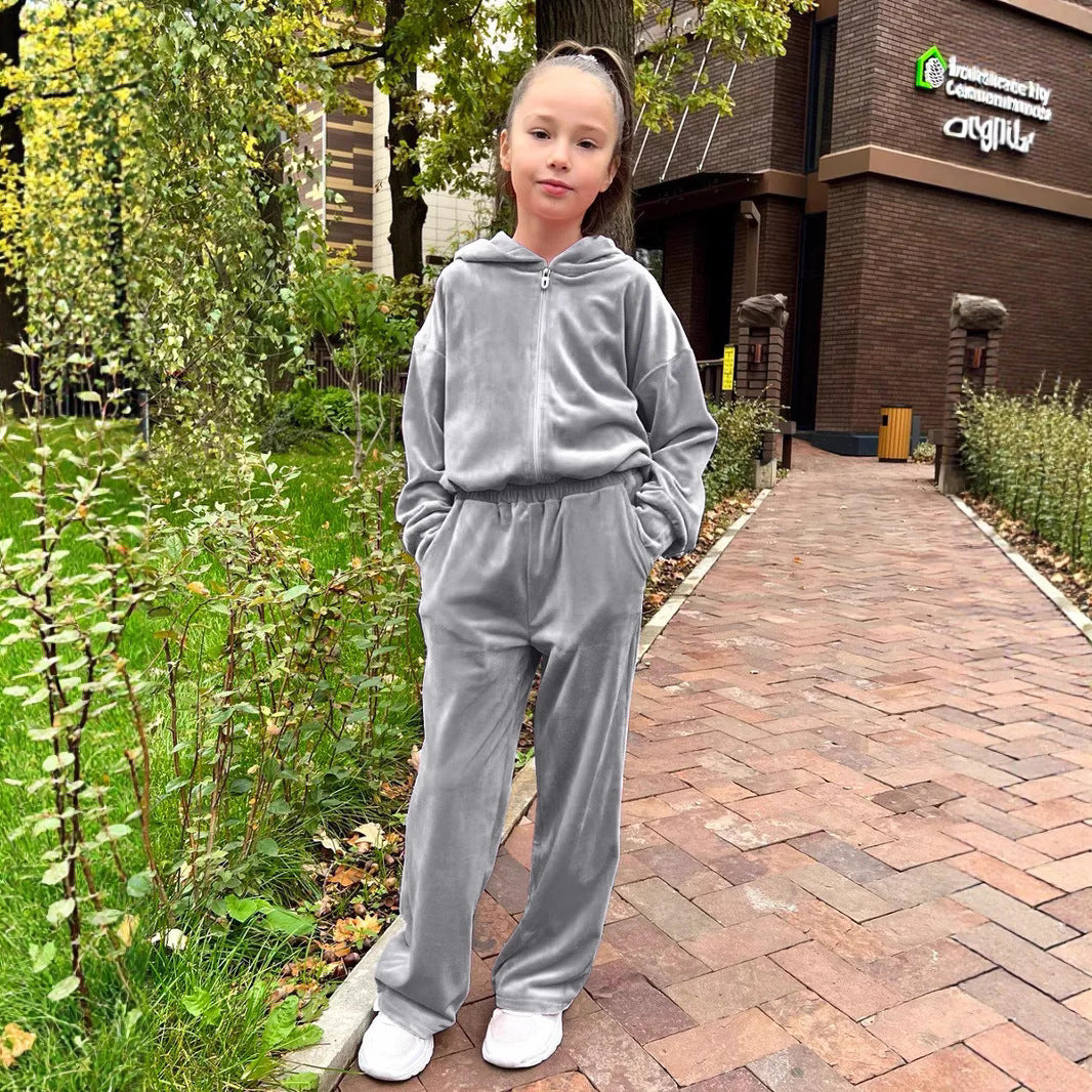 Women's velvety hooded tracksuit with full zip, elastic drawstring waistband, and straight leg Mune Fashion