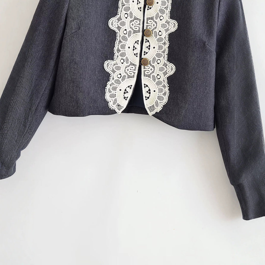 Women's cropped blazer in bolero style with lace trim and decorative buttons Drune