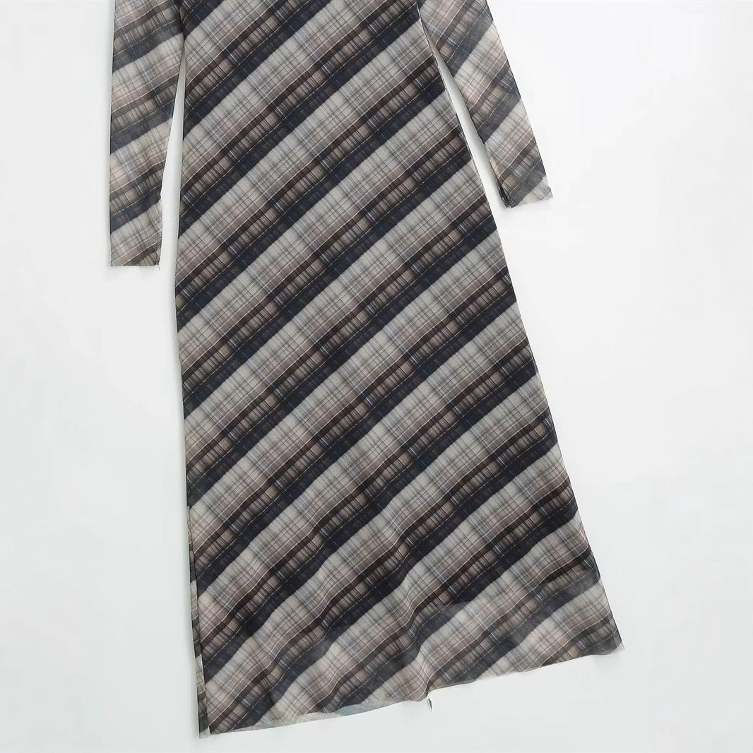 Women's long maxi dress with diagonal check pattern, round neckline, and long sleeves Mune Fashion