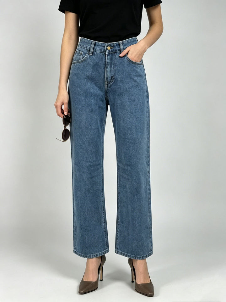 Women's high-waisted straight-leg jeans with straight leg and subtle vintage wash Mune Fashion