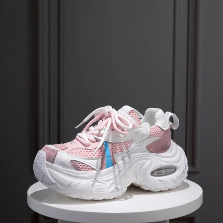 Women's sporty sneakers with stable cushioning and innovative design Mune Fashion