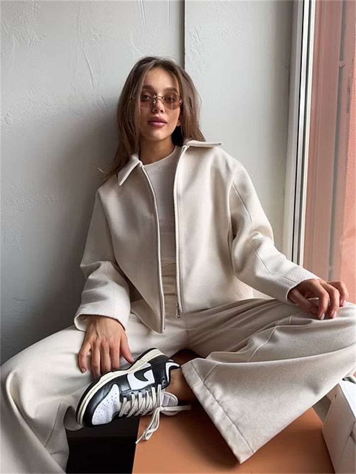 Women's short jacket in boxy cut with zipper and lapel collar Mune Fashion