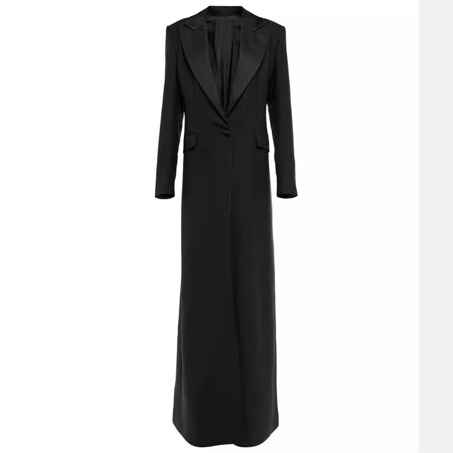 Women's maxi dress in tuxedo style with deep V-neck and tailored single-button closure Mune Fashion