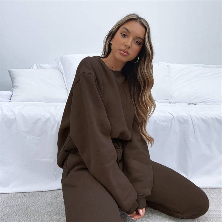 Women slightly oversized fleece leisure set with sweatshirt and joggers Mune Fashion