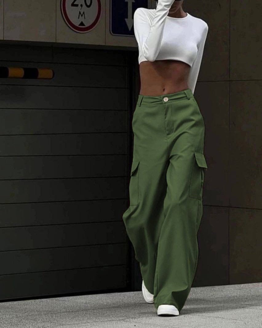 Women's Loose High-Waist Cargo Pants with Oversized Silhouette and Flap Pockets Mune Fashion
