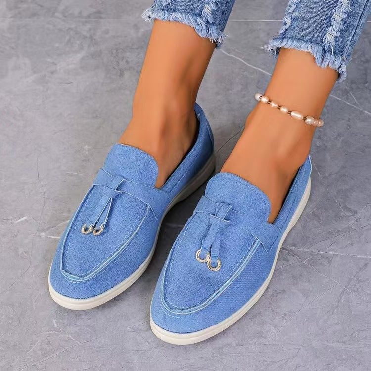 Women's comfortable Slip-On Loafer with decorative tassel trim and ergonomic rubber sole Mune Fashion