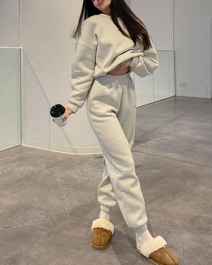 Women's Oversized Short Cut Sweatshirt with High Waist Fleece Jogging Pants Set Mune Fashion