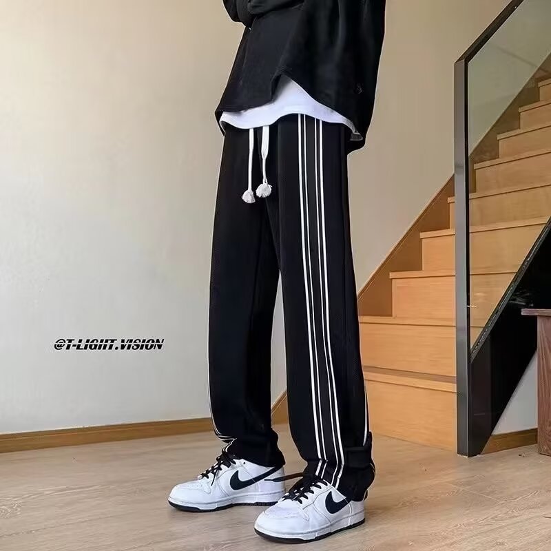 Men's Fashionable Relaxed-Fit Jogging Pants with Side Stripes Mune Fashion