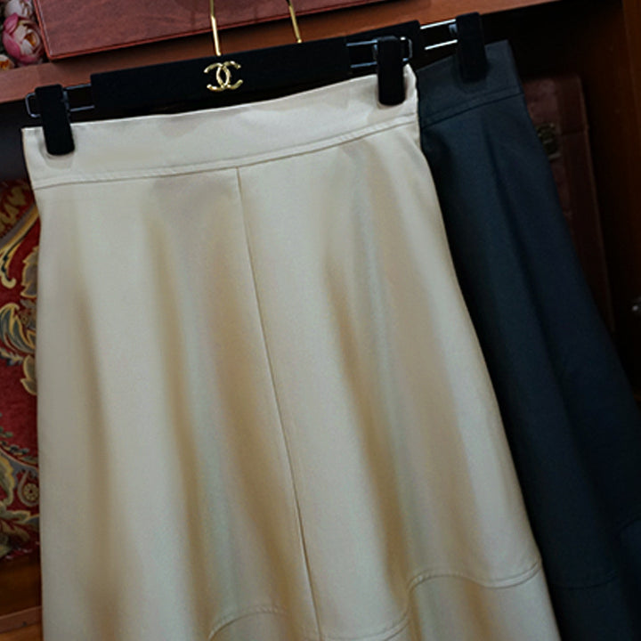 Ladies Elegant, Swinging Leather Skirt Mune Fashion