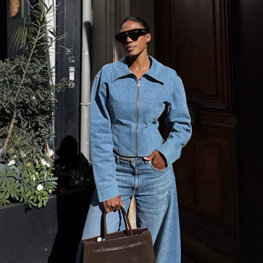Women's short-cut denim jacket with zip and defined shoulder line Mune Fashion
