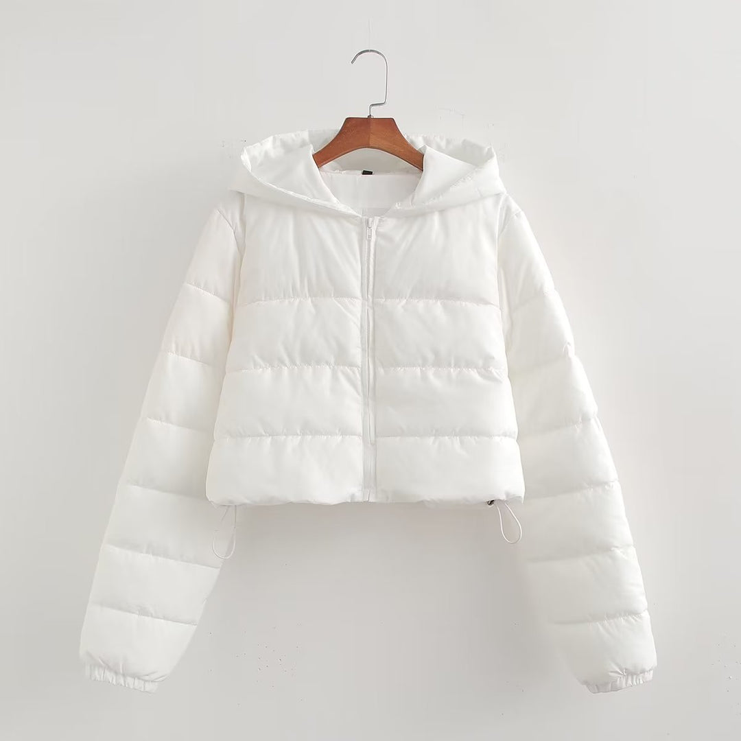 Ladies short quilted hooded jacket with drawstring, zipper and light padding Mune Fashion