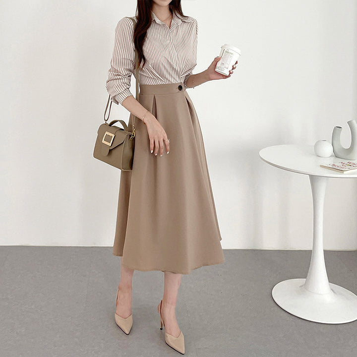 Women's High-Waisted A-Line Midi Skirt with Flared Volume and Waist Detail Mune Fashion