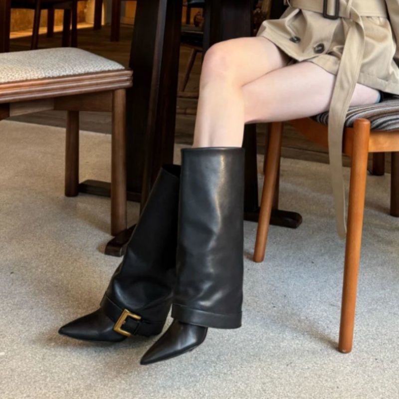 Women knee boots with pointed toe, slim shaft and decorative buckle application Mune Fashion