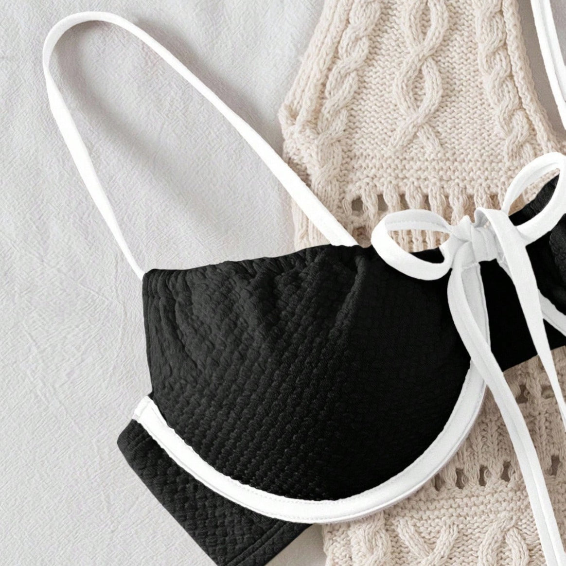 Women’s bikini set with fine wave pattern and adjustable straps Mune Fashion