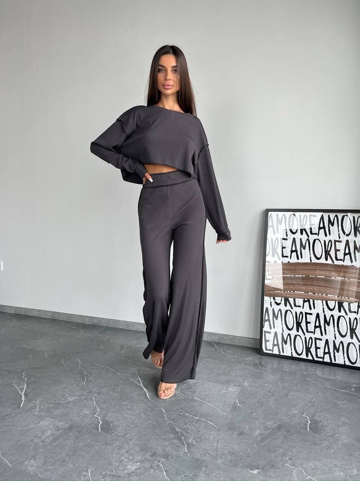 Women Cropped Oversized Sweatshirt with Overlock Seams and High-Waist Flared Pants Set Mune Fashion
